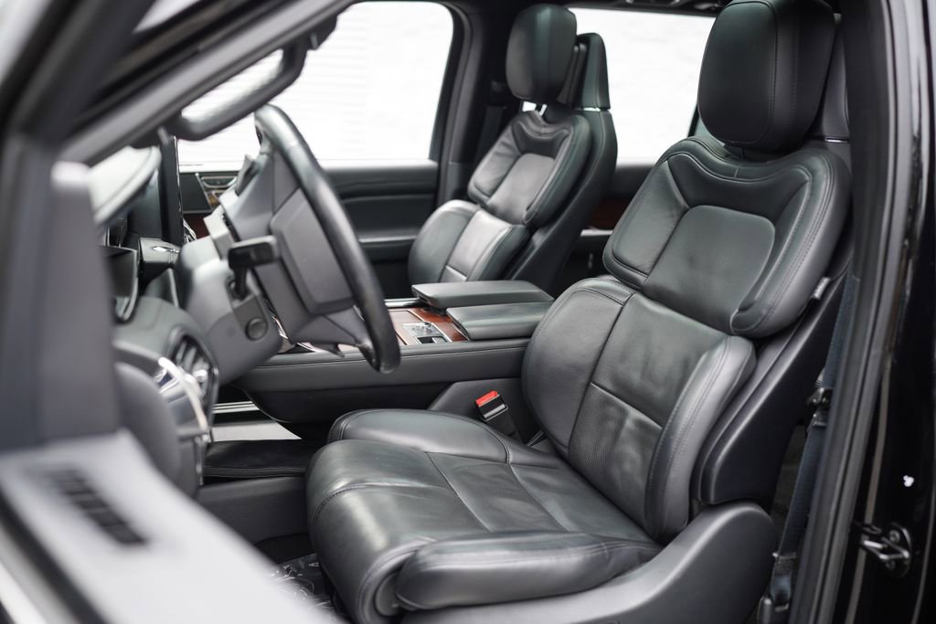 Used 2023 Lincoln Navigator Reserve RWD image 23