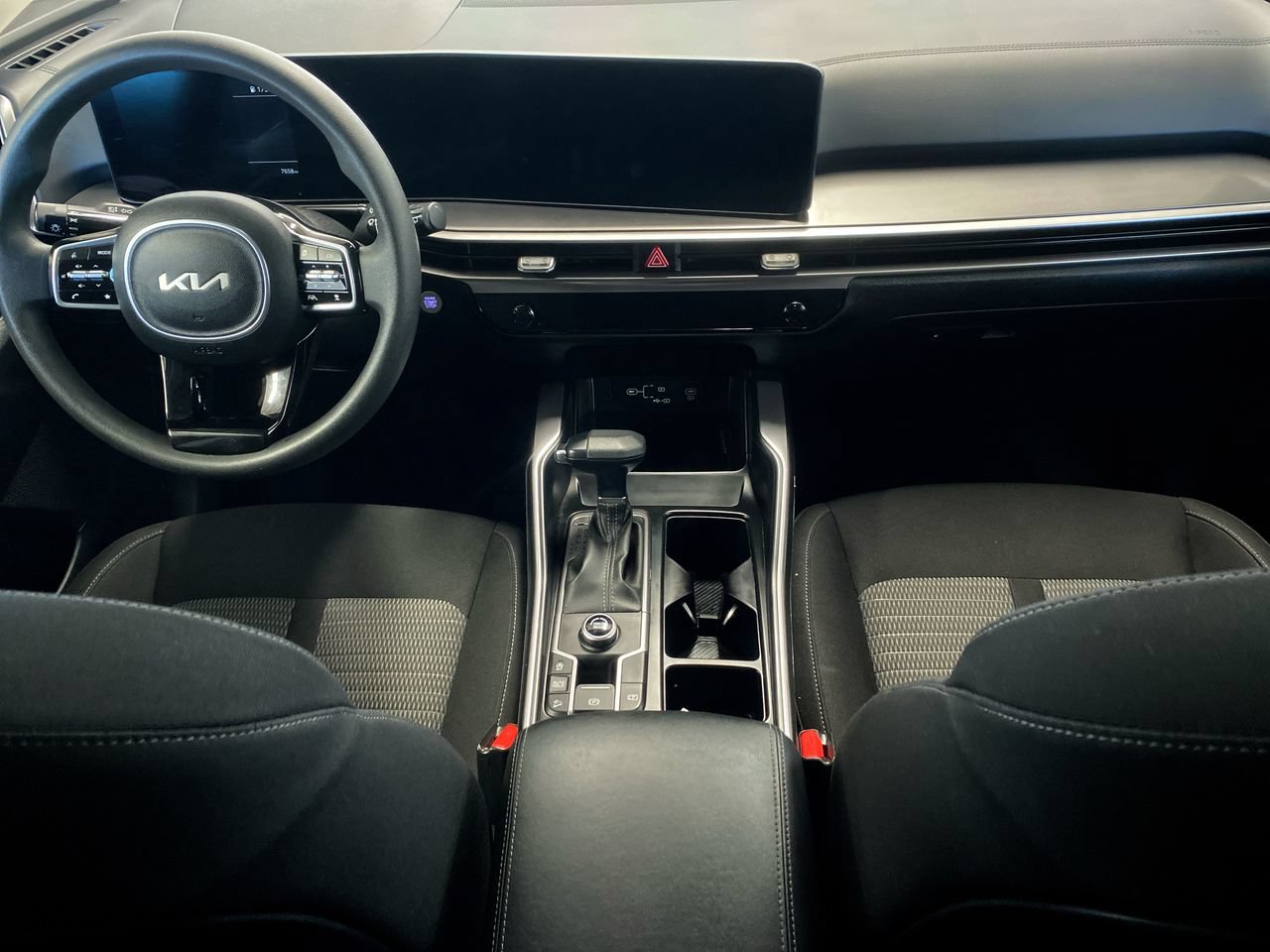 Certified 2025 Kia Sorento LX FWD image 31