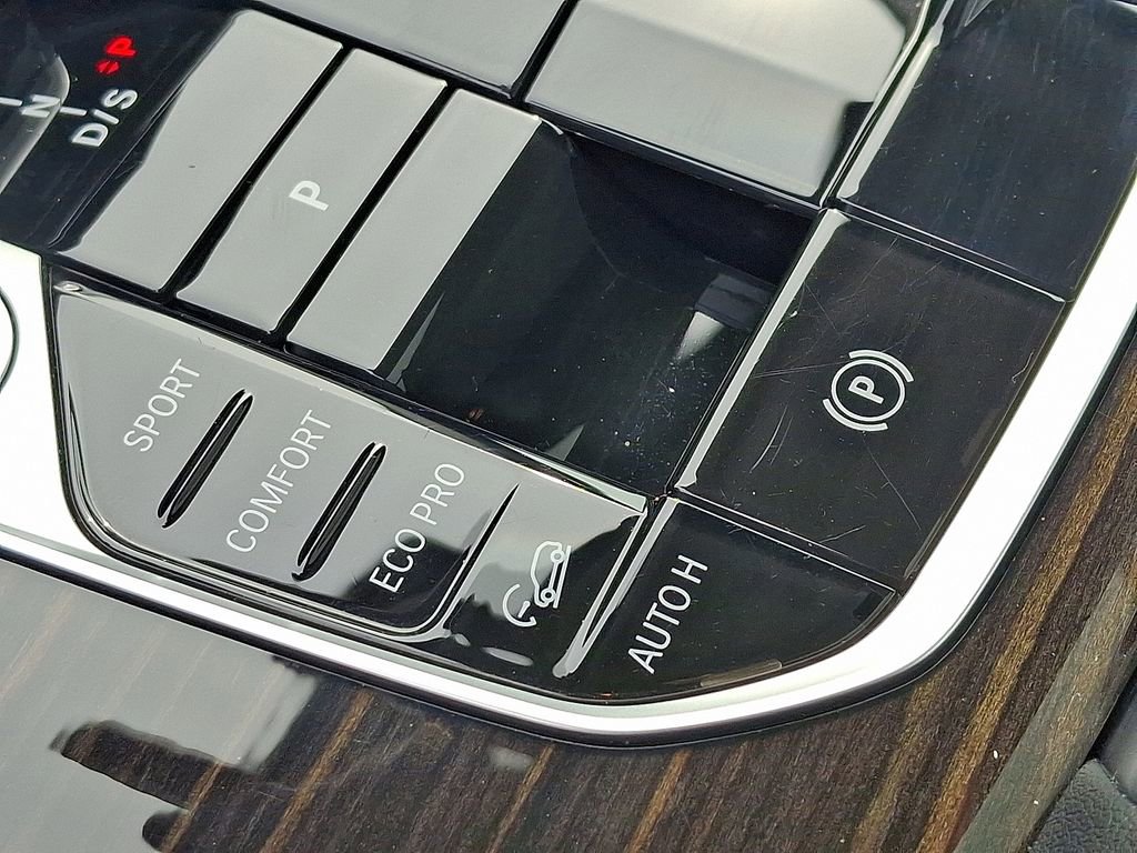 Used 2025 BMW X7 xDrive40i image 25