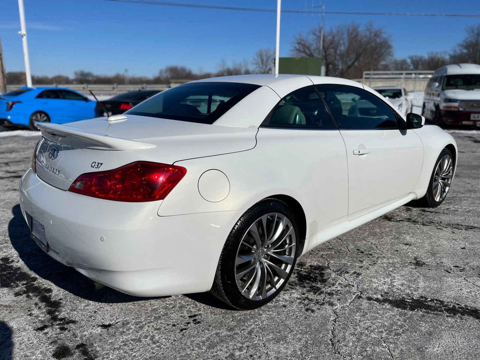 Used 2011 INFINITI G37 w/ Premium Pkg image 5