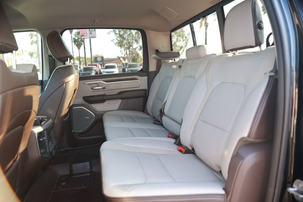 Used 2025 RAM 1500 Laramie AWD/4WD image 34
