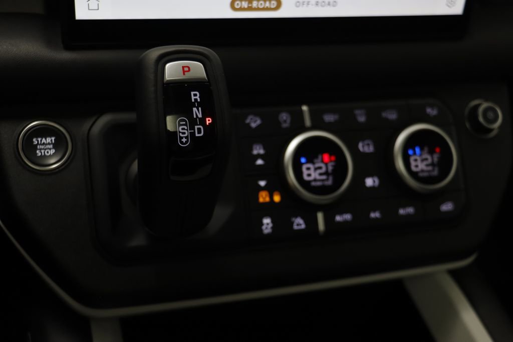 Used 2025 Land Rover Defender 130 S image 13