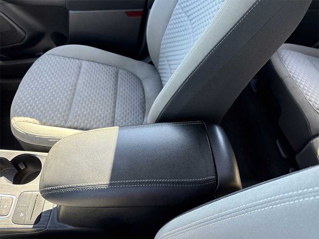 Used 2020 Ford Escape SE Sport image 16