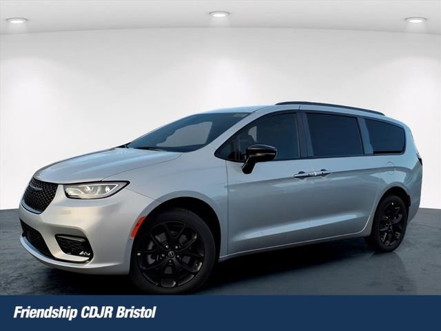 New 2026 Chrysler Pacifica Select image 1