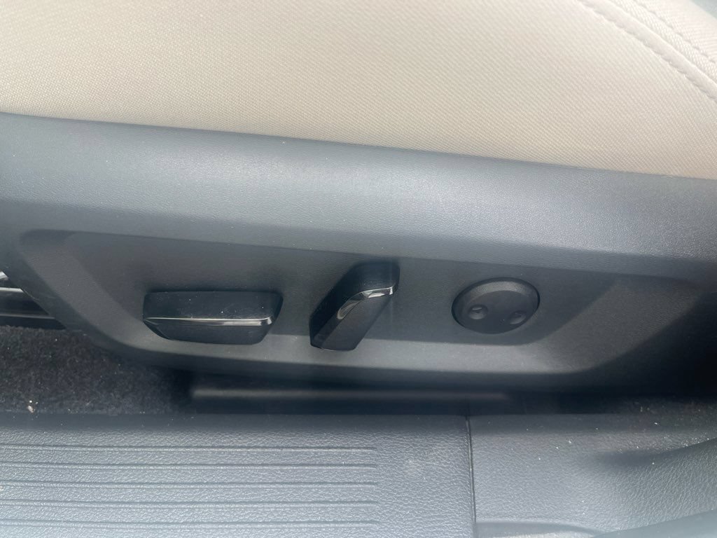Used 2023 Nissan Rogue SV AWD/4WD image 8