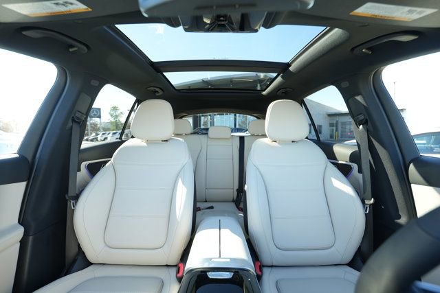 Used 2026 Mercedes-Benz GLC 300 4MATIC image 32