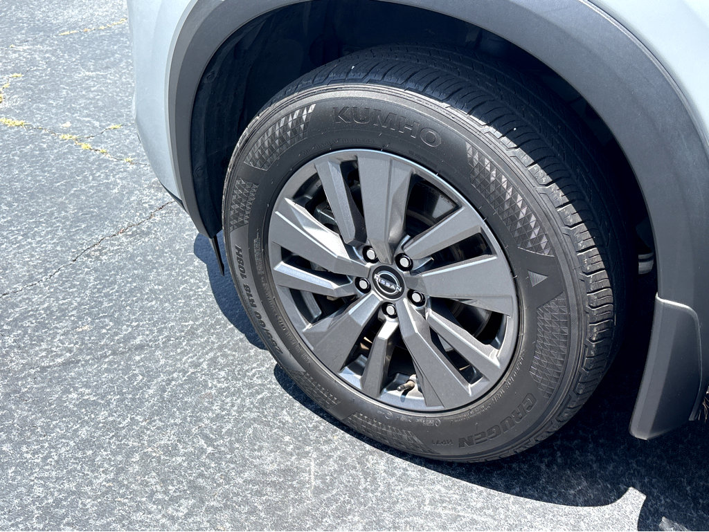 Used 2024 Nissan Pathfinder SV FWD image 23