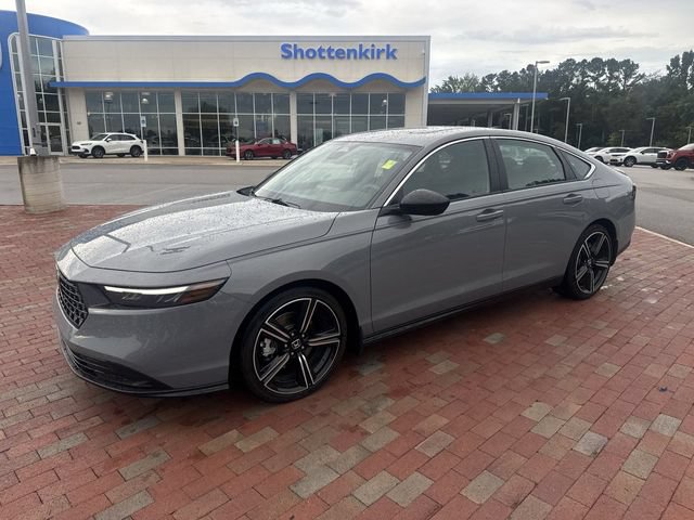 Used 2025 Honda Accord Sport image 4