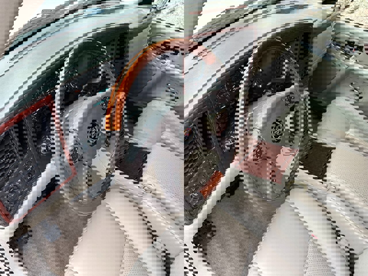 Used 2005 Cadillac Escalade AWD image 17