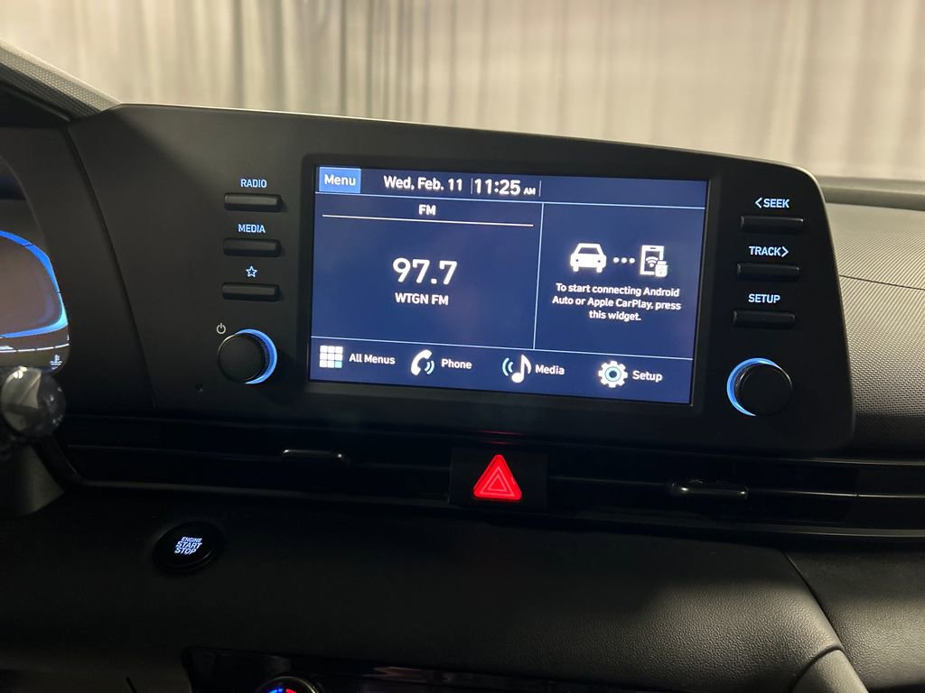 Used 2025 Hyundai Elantra Sport image 15