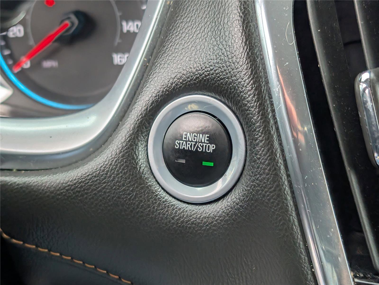 Used 2018 Chevrolet Traverse LT image 25