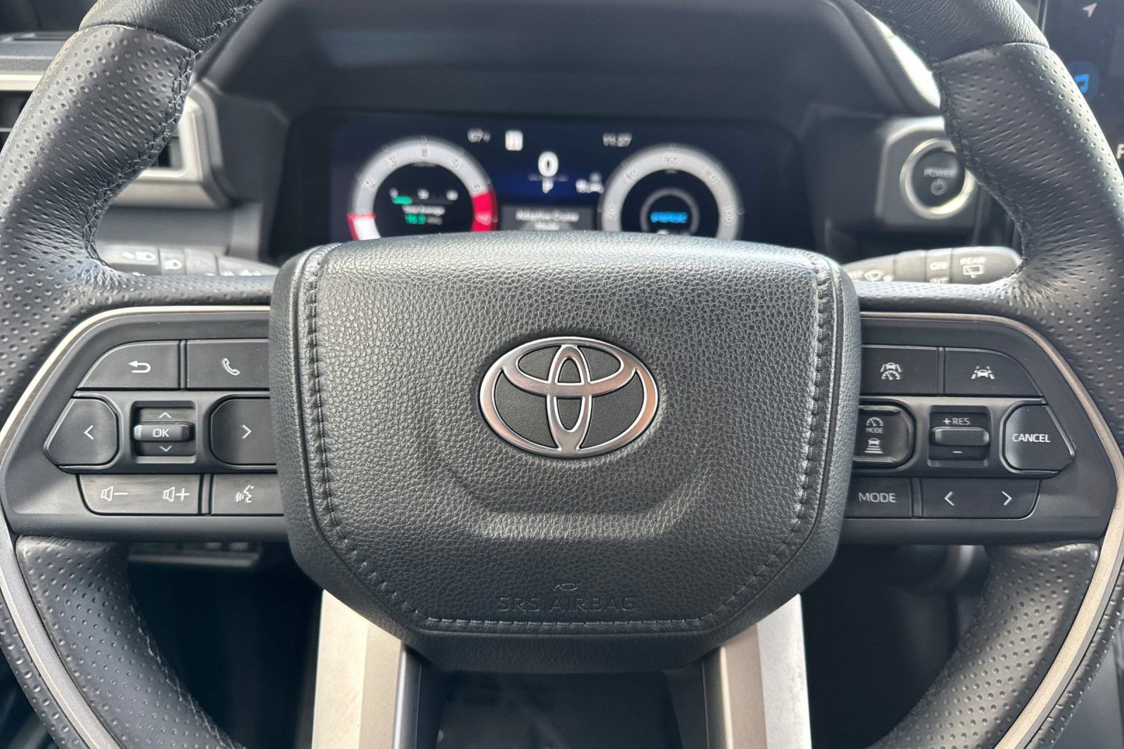 Certified 2025 Toyota 4Runner Trailhunter image 28
