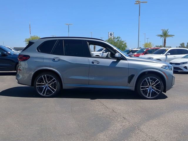 Used 2026 BMW X5 xDrive40i w/ M Sport Package image 5