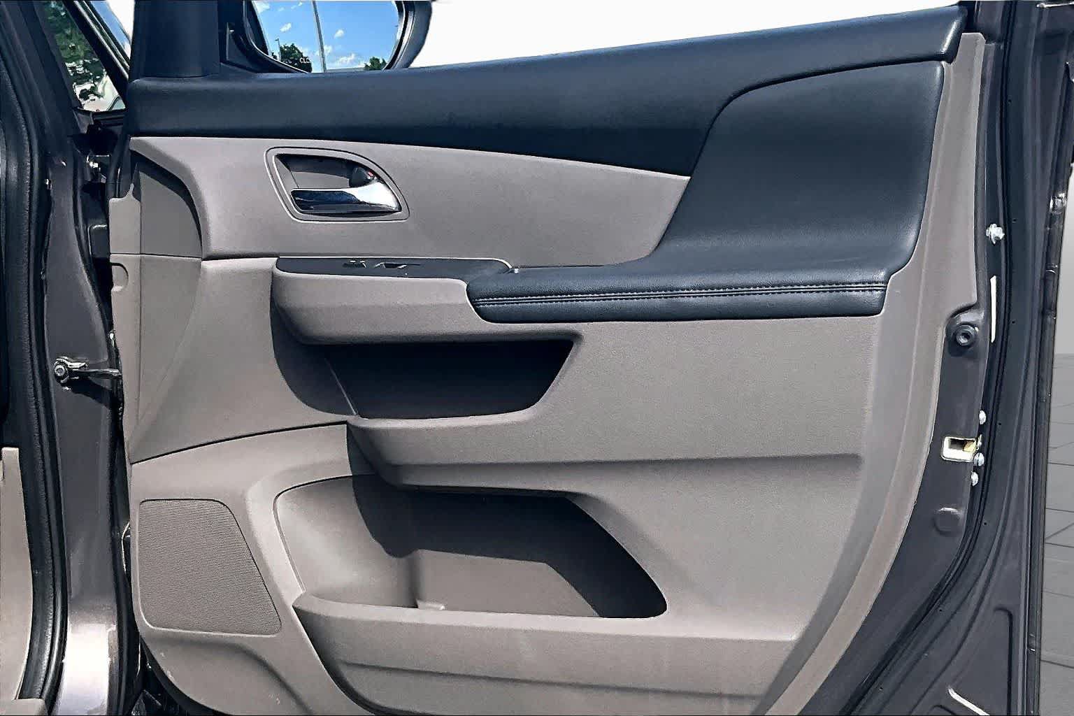 Used 2016 Honda Odyssey SE image 22
