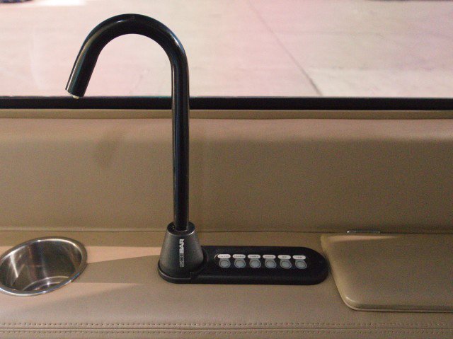 Used 2009 Cadillac Escalade ESV AWD w/ Livery Package image 32