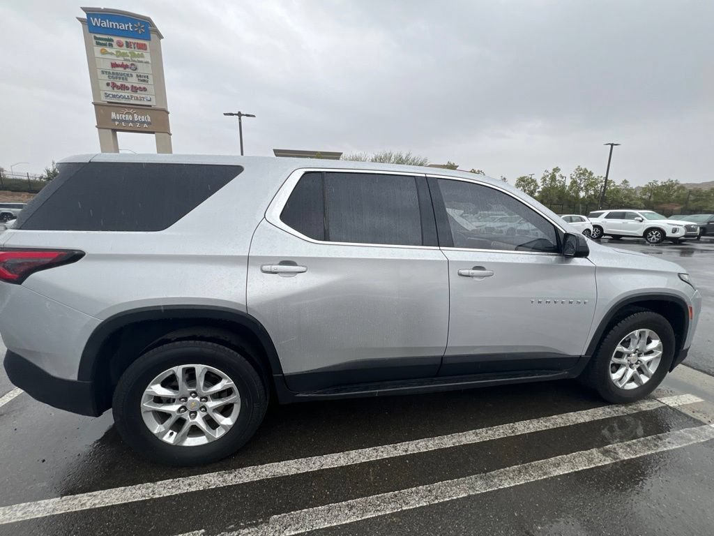 Used 2022 Chevrolet Traverse LS FWD image 8