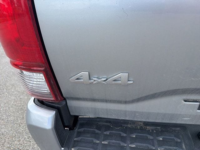 Certified 2023 Toyota Tacoma SR AWD/4WD image 13