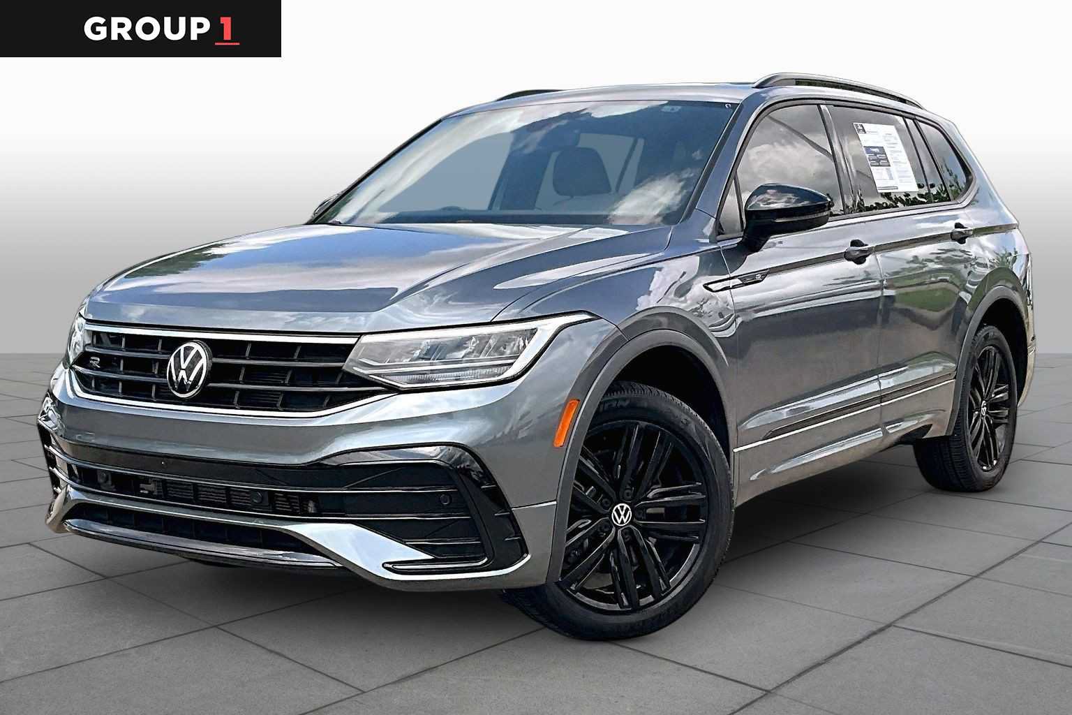 Used 2022 Volkswagen Tiguan SE R-Line FWD image 1