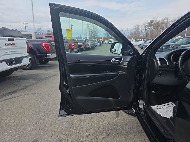 Used 2018 Jeep Grand Cherokee Altitude image 20