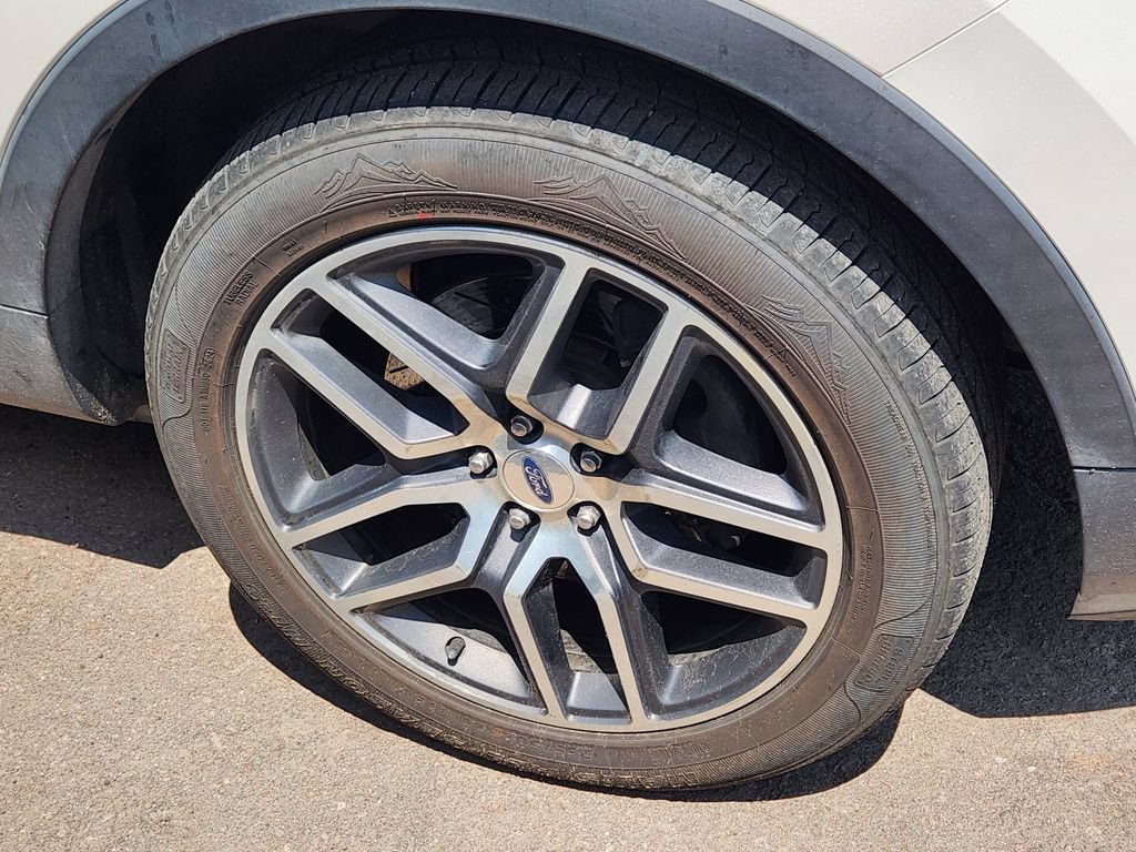 Used 2016 Ford Explorer Sport w/ Equipment Group 401A AWD/4WD image 14