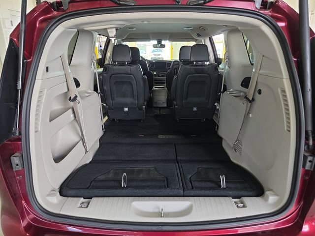Used 2017 Chrysler Pacifica Touring-L Plus image 18