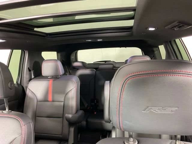 Used 2026 Chevrolet Traverse RS w/ LPO, Floor Liner Package FWD image 32
