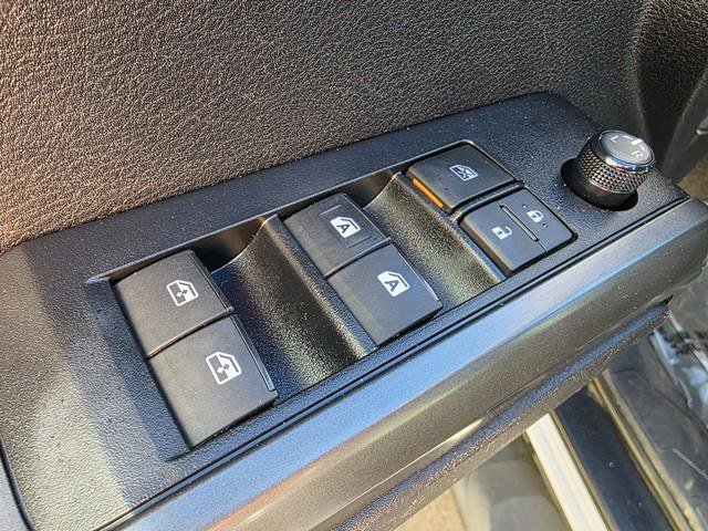 Used 2021 Toyota Tacoma TRD Off-Road image 19