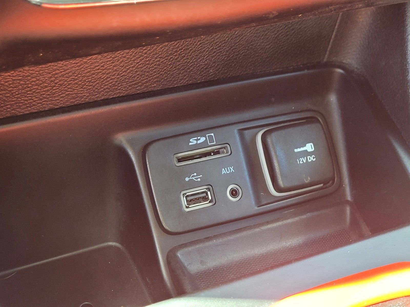 Used 2016 Jeep Cherokee Latitude w/ Safety/Convenience Group FWD image 19