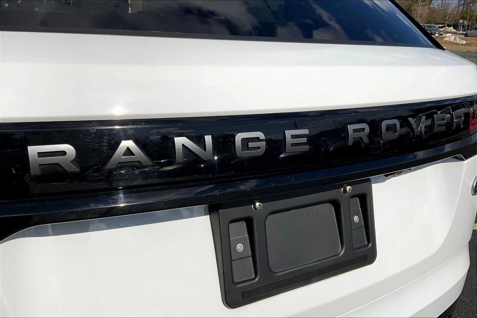 Certified 2022 Land Rover Range Rover Velar R-Dynamic S AWD/4WD image 29