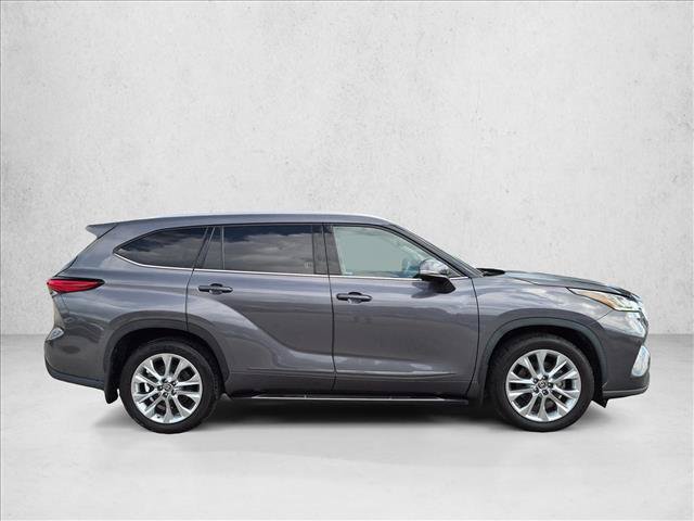 Used 2021 Toyota Highlander Limited AWD/4WD image 4