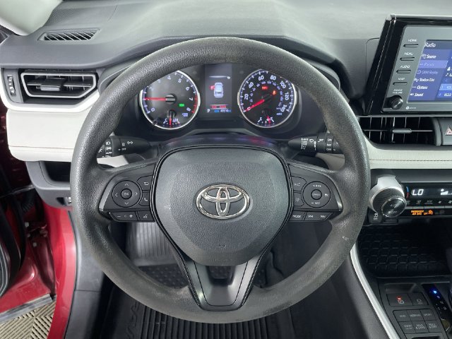 Used 2021 Toyota RAV4 XLE AWD/4WD image 25