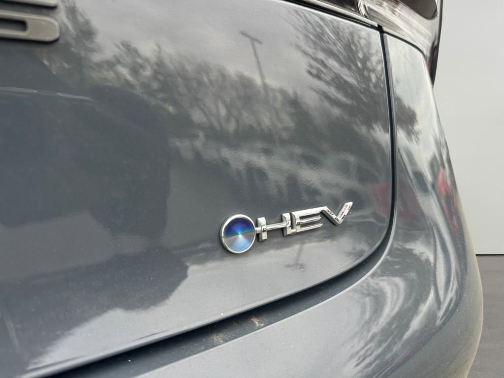 Used 2024 Toyota Prius LE image 30