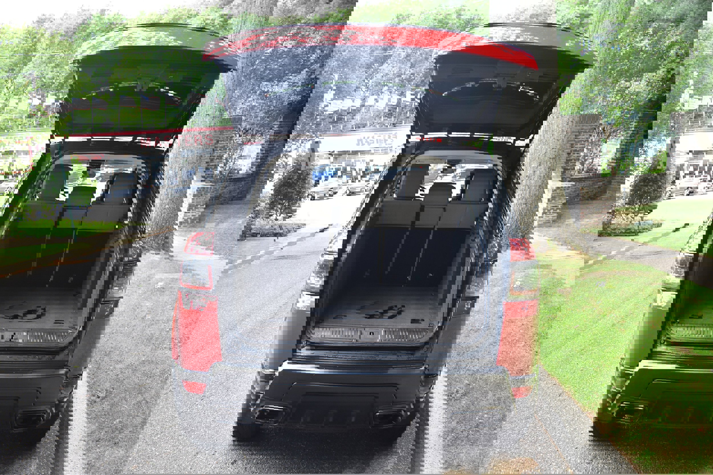 Used 2019 Land Rover Range Rover Sport HSE image 18