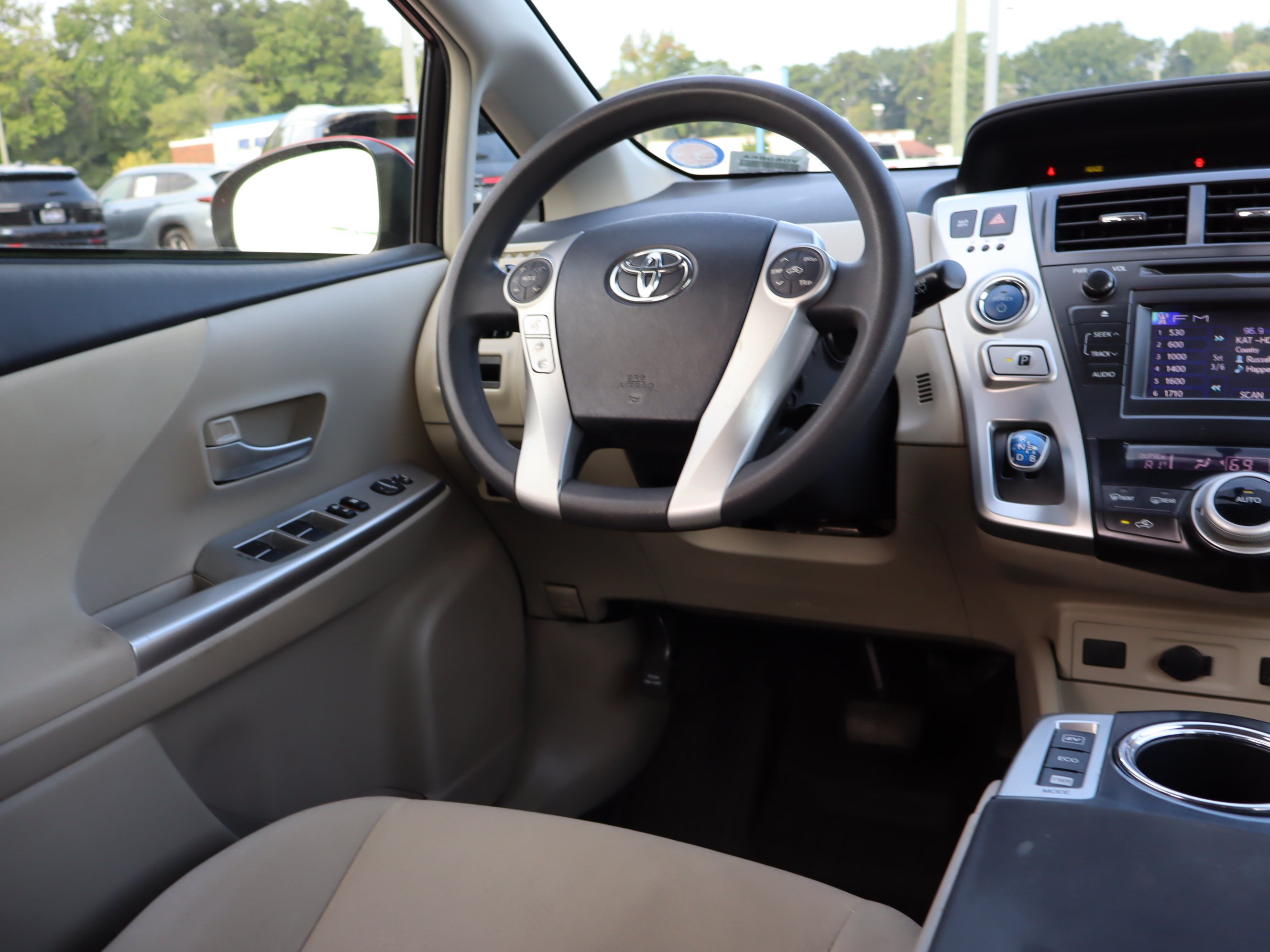 Used 2014 Toyota Prius V Three FWD image 12