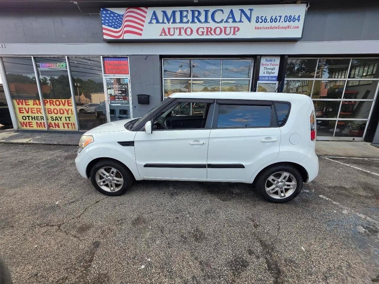 Used 2011 Kia Soul + w/ Audio Pkg FWD image 3