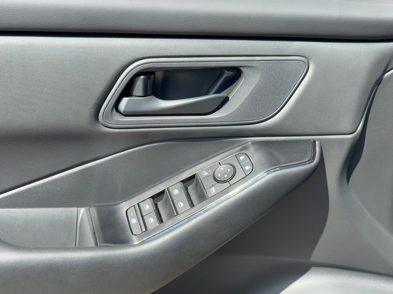 Certified 2026 Nissan Rogue S FWD image 15