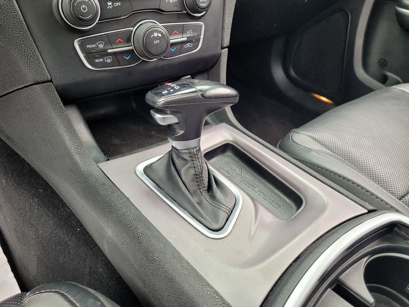Used 2022 Dodge Charger SXT w/ Leather Interior Group RWD image 19