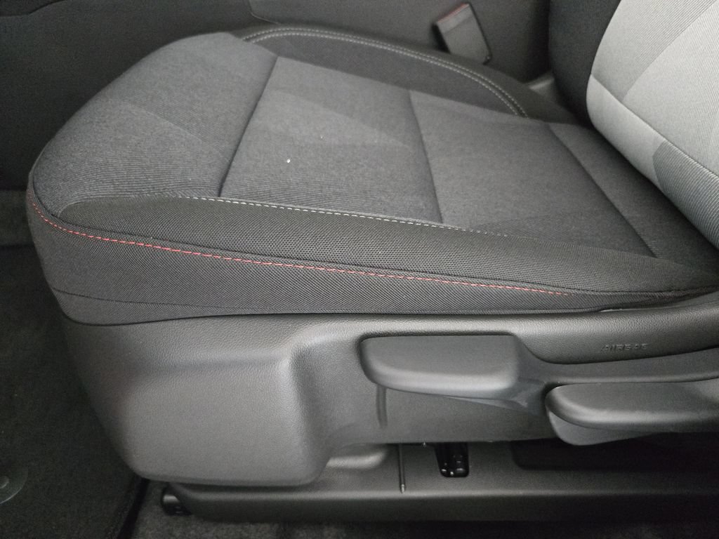 New 2026 Chevrolet Trax RS w/ Driver Confidence Package FWD image 25