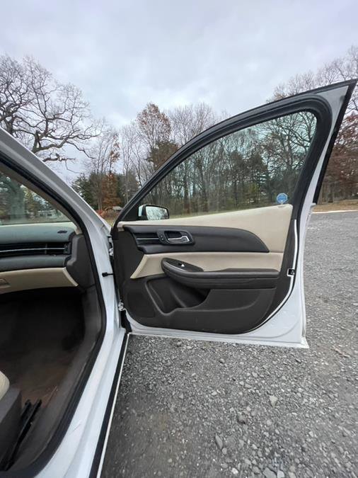 Used 2016 Chevrolet Malibu LT image 37