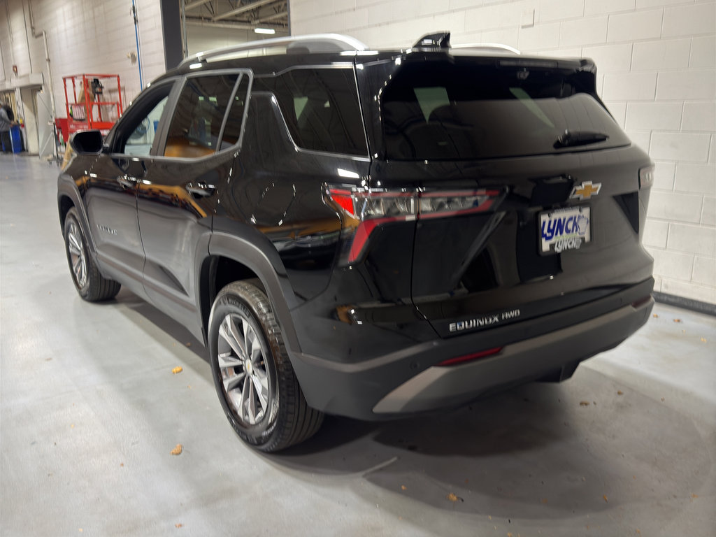 Used 2025 Chevrolet Equinox LT w/ Convenience Package II image 3