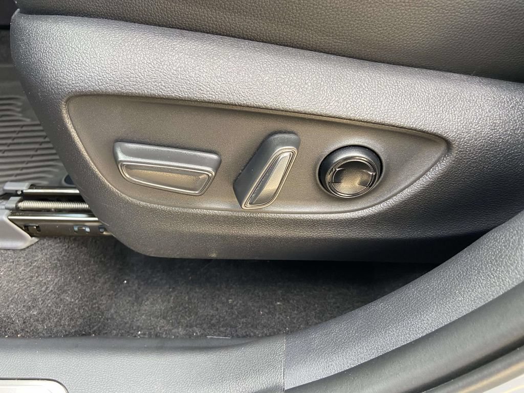 Used 2026 Toyota Grand Highlander AWD Hybrid image 18
