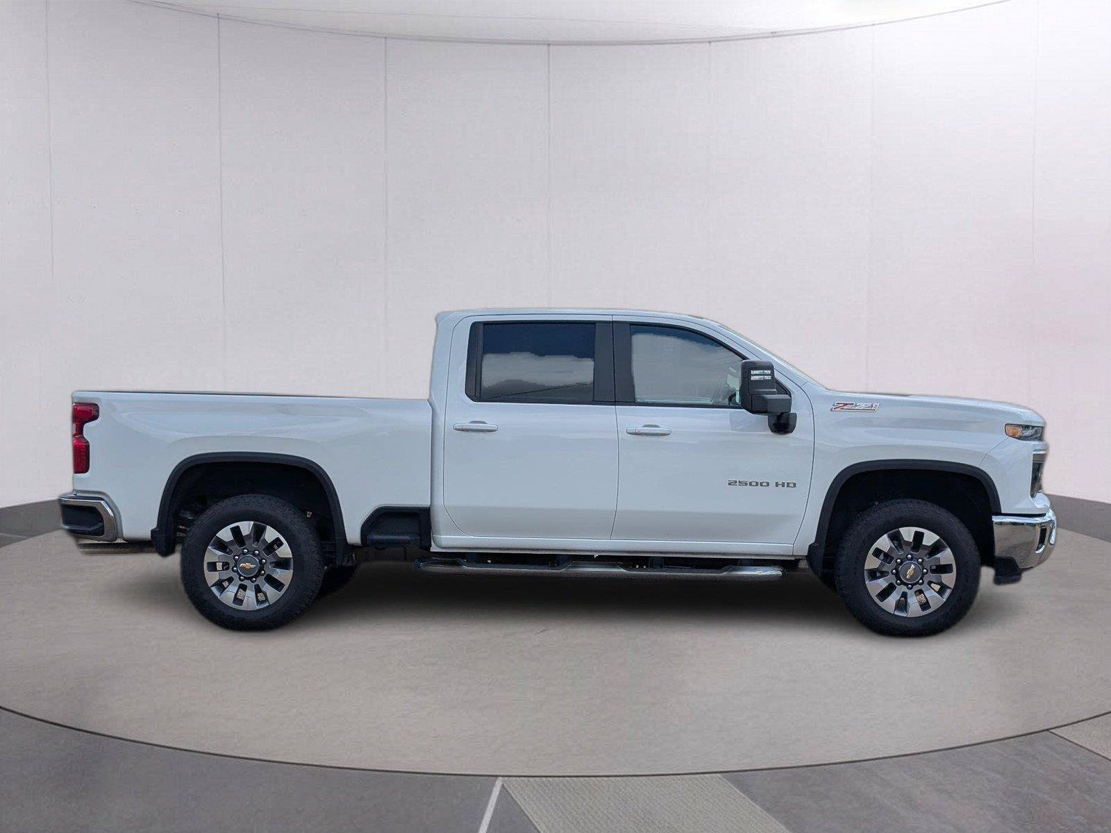 Used 2026 Chevrolet Silverado 2500 LT w/ All Star Edition AWD/4WD image 8