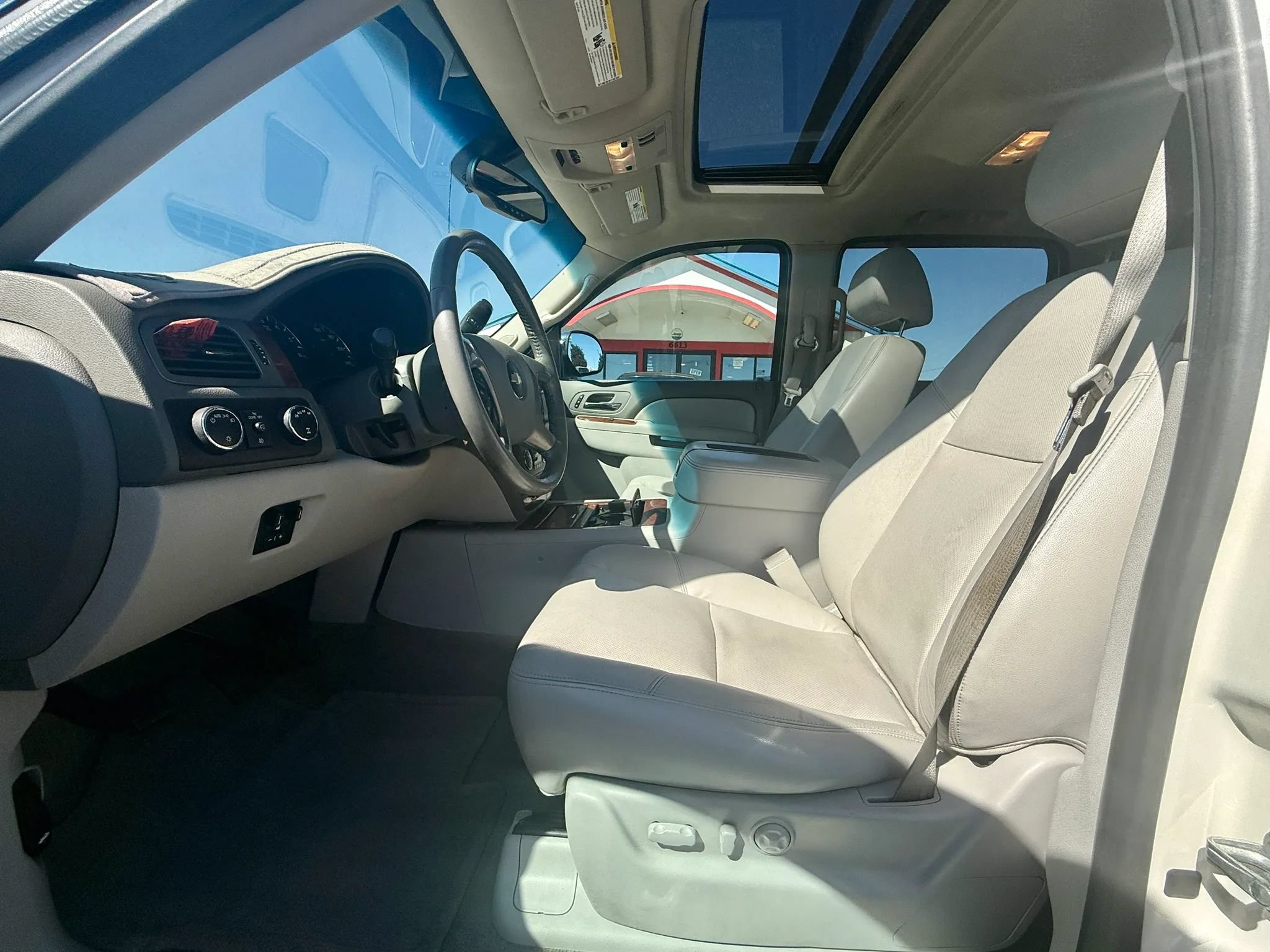 Used 2013 Chevrolet Avalanche LTZ AWD/4WD image 9