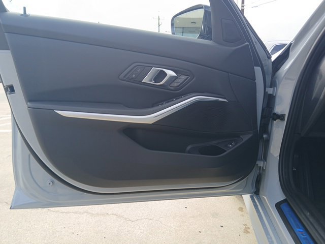 New 2026 BMW 330i Sedan w/ M Sport Package RWD image 15