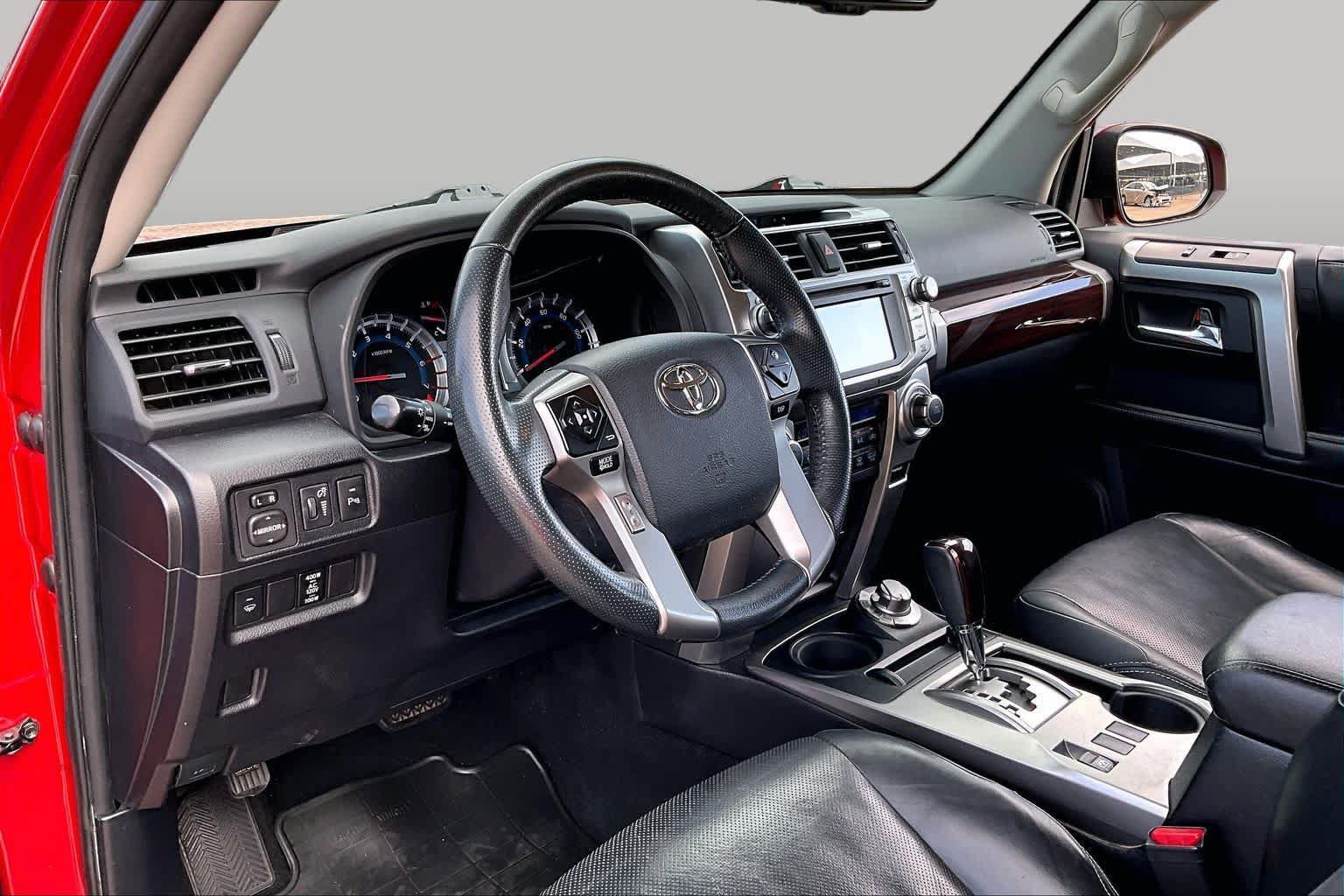 Used 2015 Toyota 4Runner Limited AWD/4WD image 17