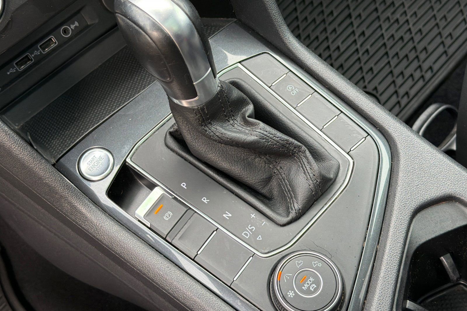 Used 2019 Volkswagen Tiguan SE w/ Panoramic Sunroof Package image 30