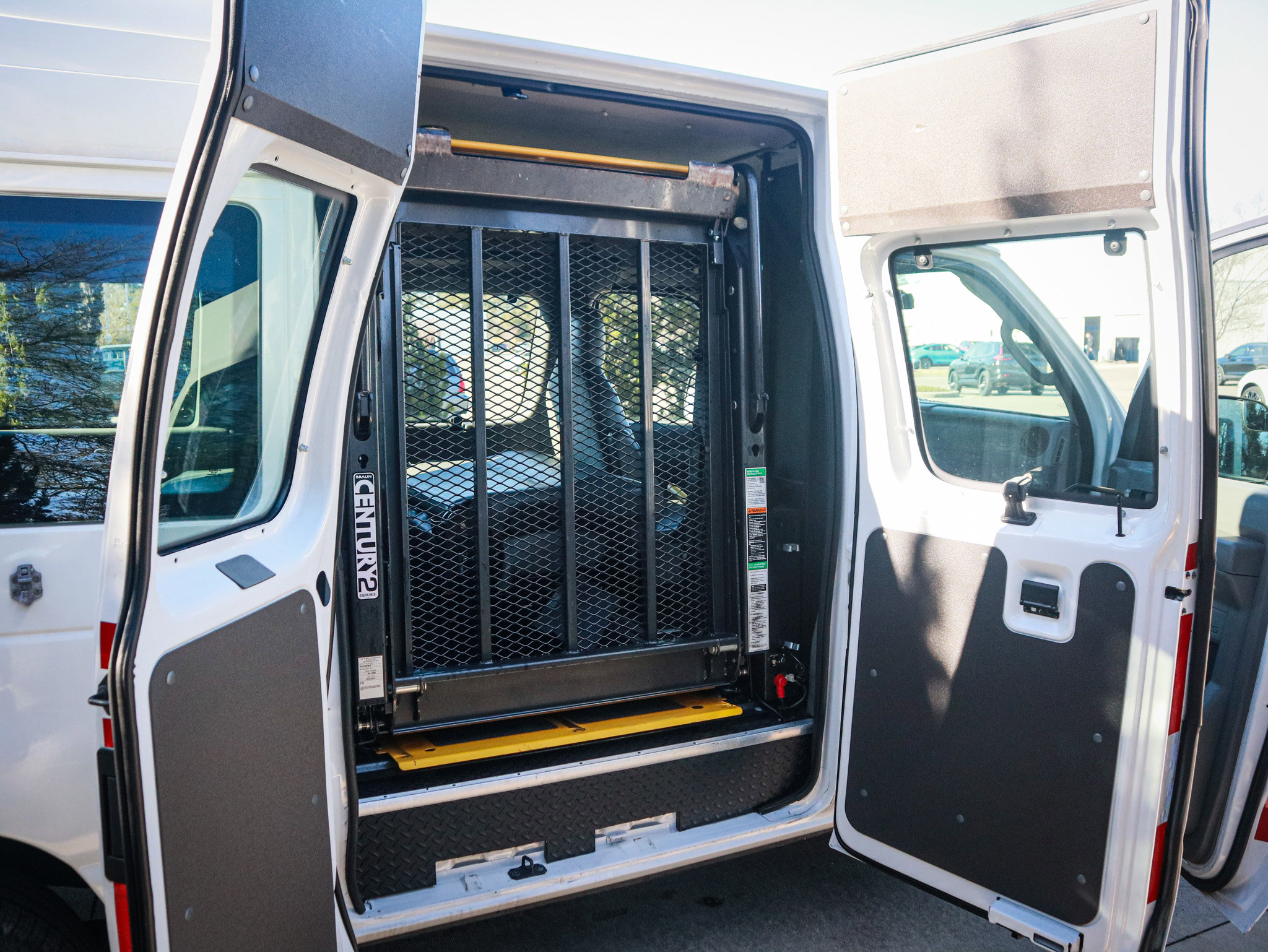 Used 2014 Ford E-250 and Econoline 250 Commercial Wheel Chair Accesib w/ Power Group image 28