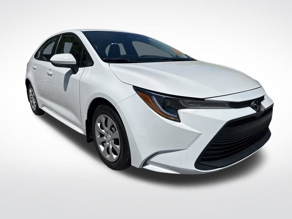 Used 2025 Toyota Corolla LE FWD image 10