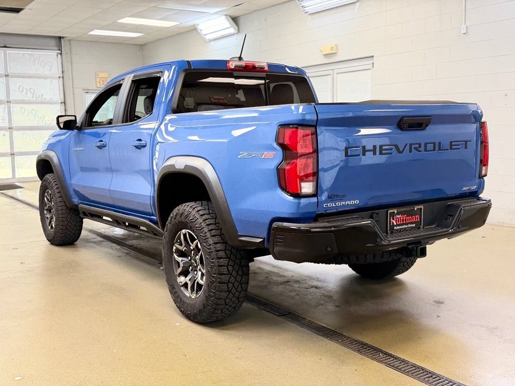 Used 2025 Chevrolet Colorado ZR2 w/ Technology Package AWD/4WD image 9