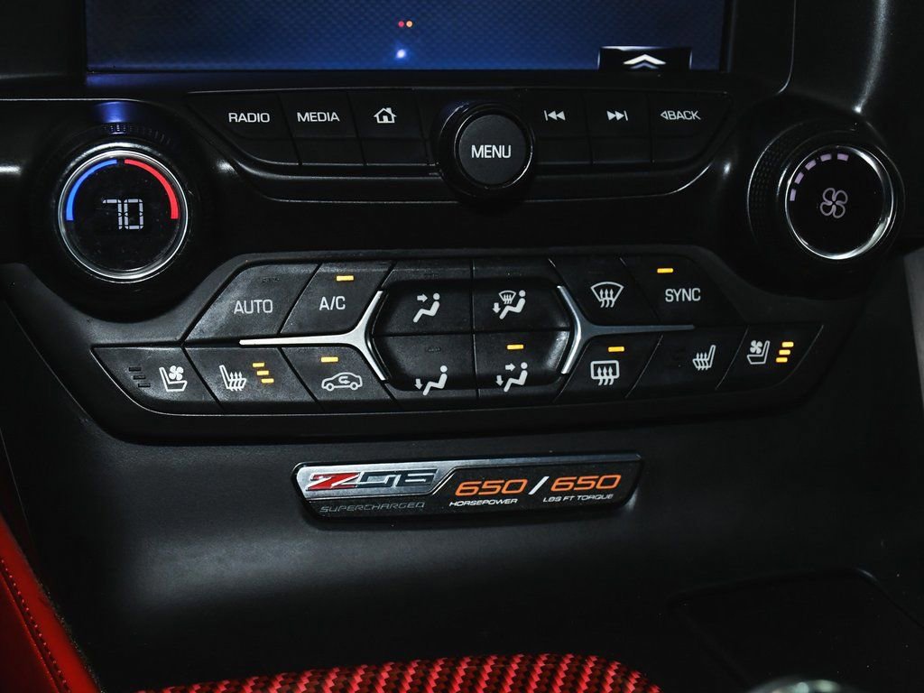 Used 2015 Chevrolet Corvette Z06 w/ 3LZ Preferred Equipment Group image 32